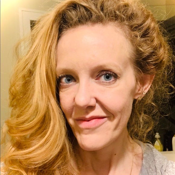 Meet your Posher, Christina Jane - Picture 2 of 3